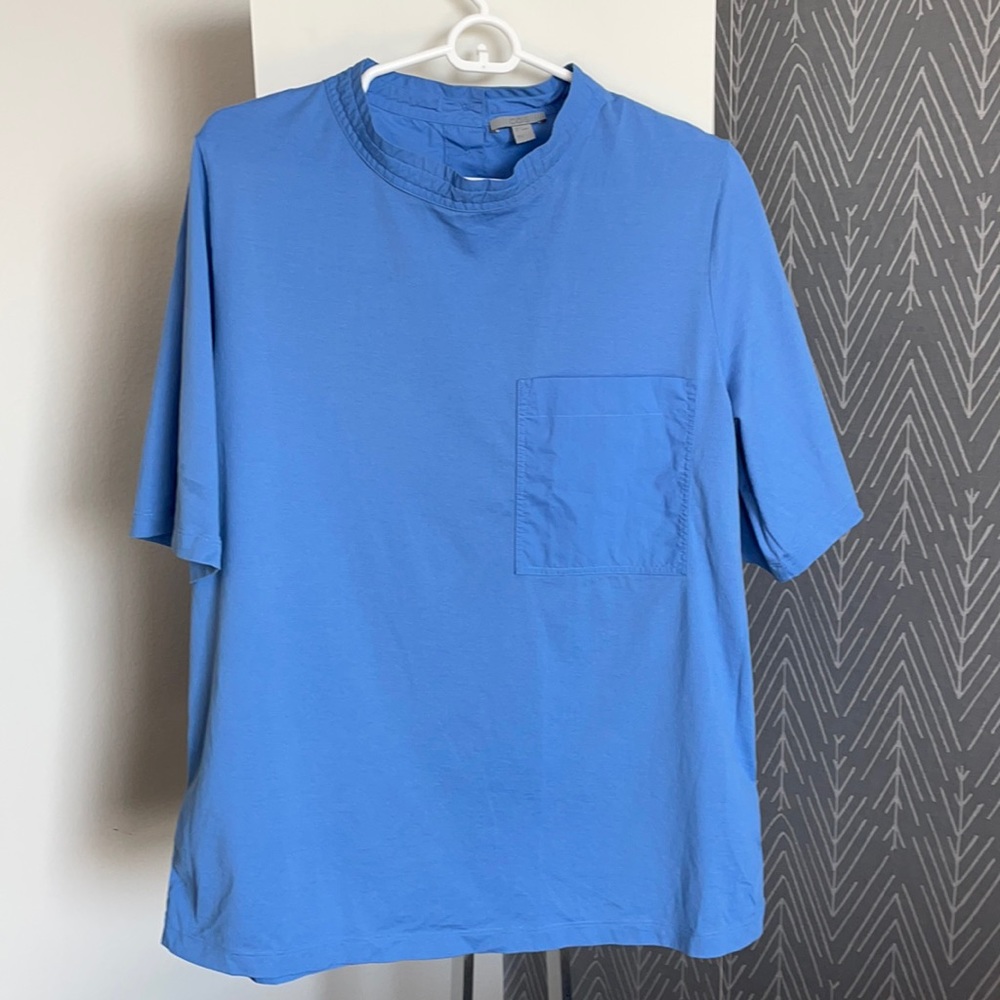 COS t-shirt.
